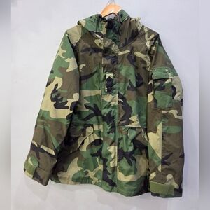 US ARMY COLD WEATHER CAMOUFLAGE PARKA JACKET SIZE MEDIUM REGULAR